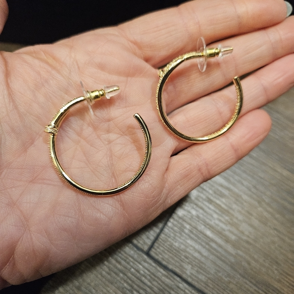 NEW Nail Hoop Earrings - Gold Or Silver - Picture 3 of 16
